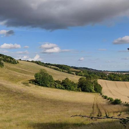 Romantic Shepherds Hut With Stunning Sunsets Hollingbourne ภายนอก รูปภาพ