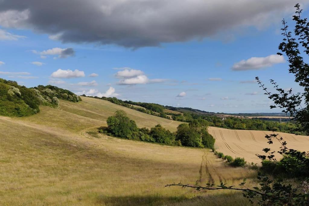 Romantic Shepherds Hut With Stunning Sunsets Hollingbourne ภายนอก รูปภาพ