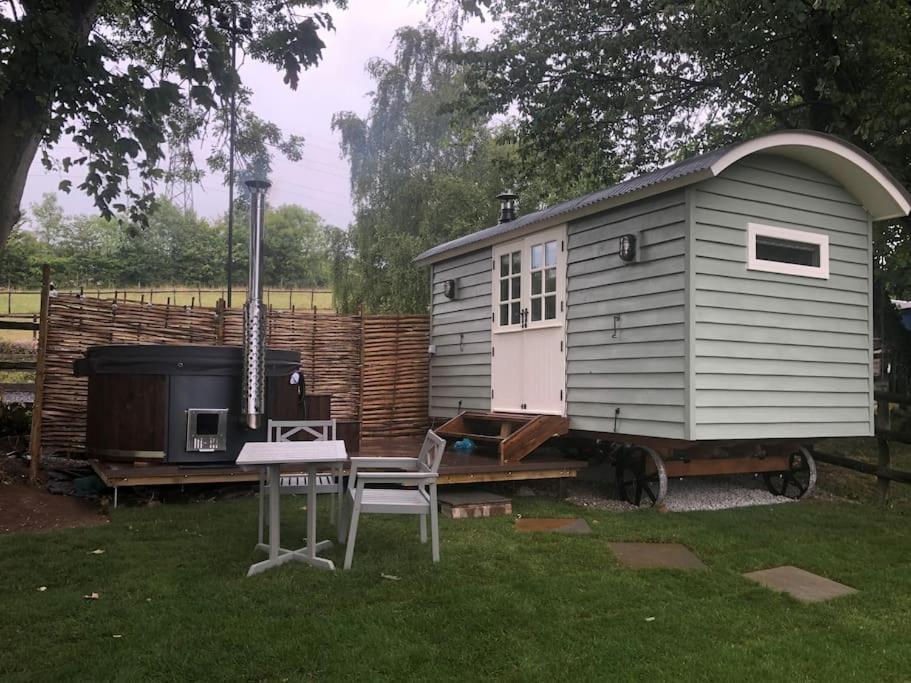 Romantic Shepherds Hut With Stunning Sunsets Hollingbourne ภายนอก รูปภาพ